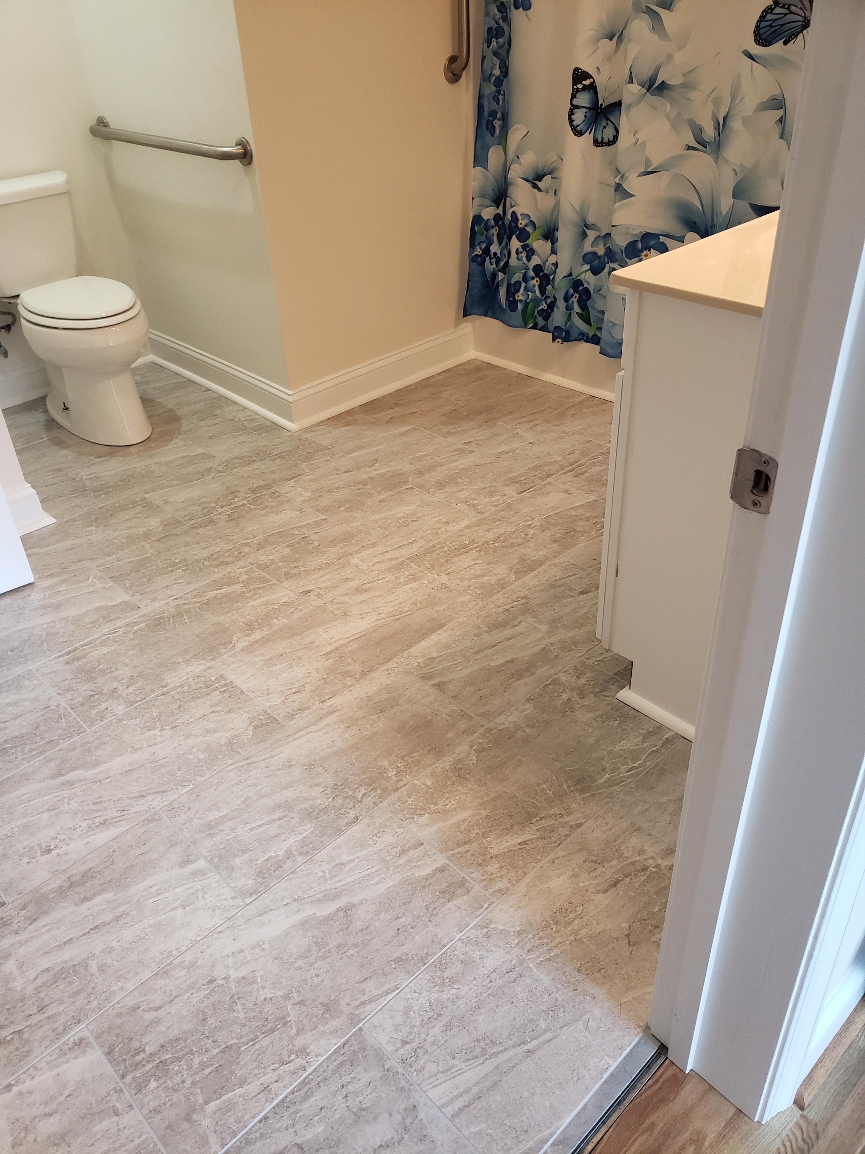 Strasburg Bathroom Tile & Update